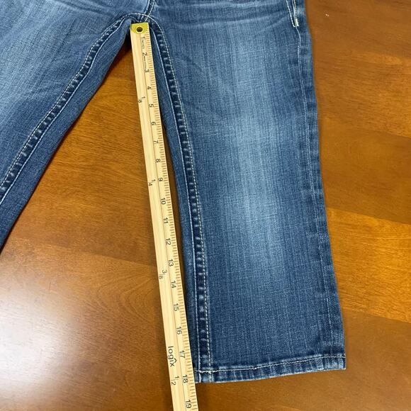 Miss Me Jeans Crop JP4369CECR Embroidered Medium Wash Sequoia Low-Rise Size 27 - Picture 4 of 9